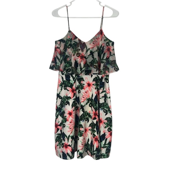 Vince Camuto Dresses & Skirts - Vince Camuto - Women's Spaghetti Strap Ruffle Tropical Print Mini Dress Small